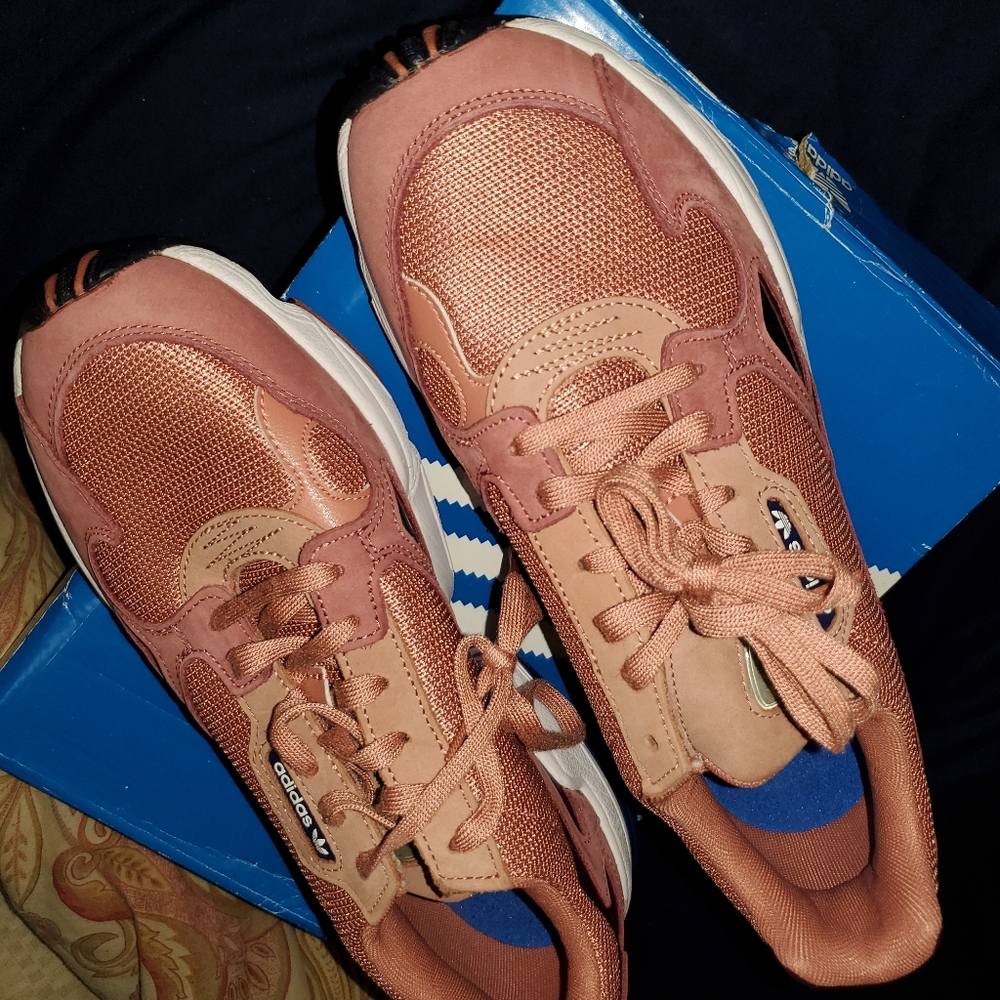 ADIDAS WOMENS SNEAKERS SIZE 10